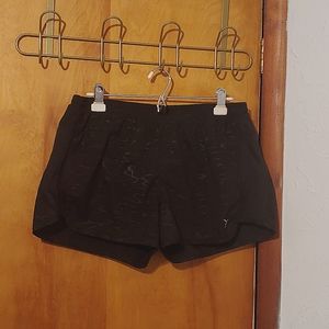 Old Navy Active Wavy Pattern Running Shorts